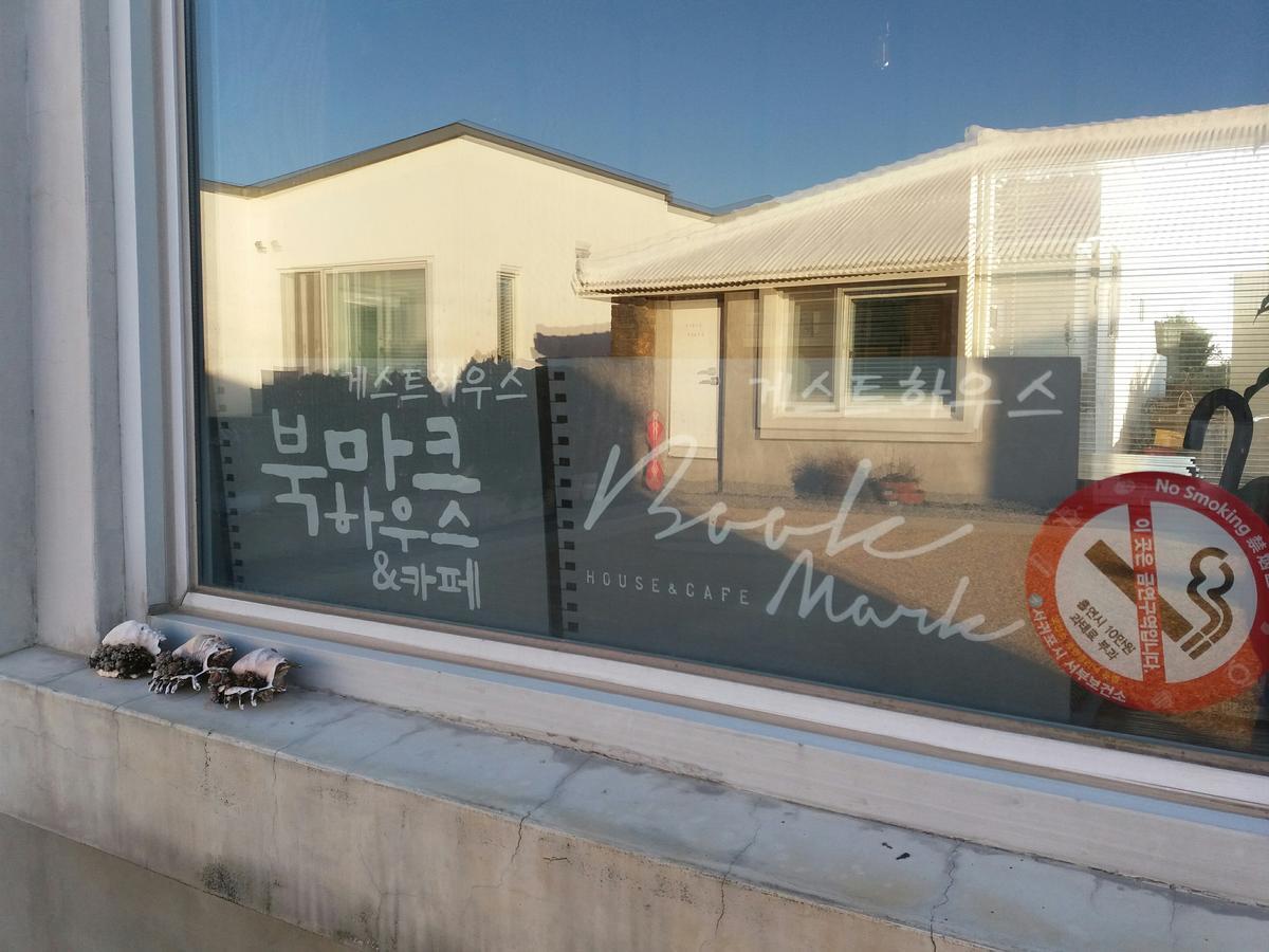 Bookmark Guesthouse Seogwipo Exterior foto